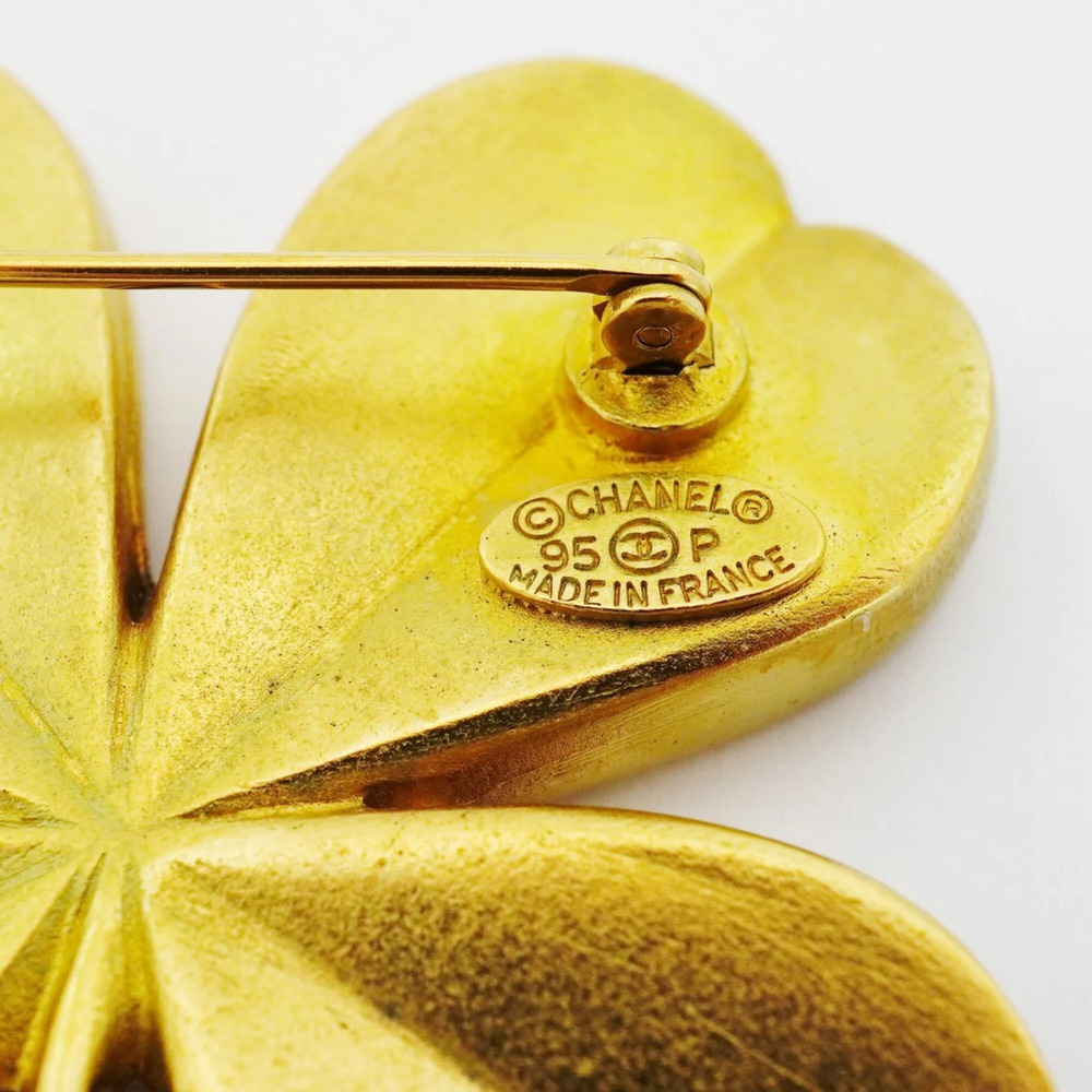 CHANEL Gold Logo Brooch - Picture 4 of 6